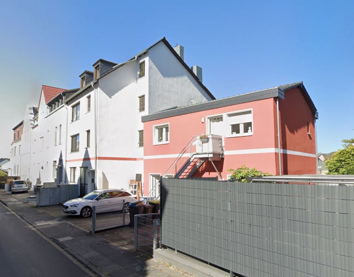 Seitliche Hausansicht