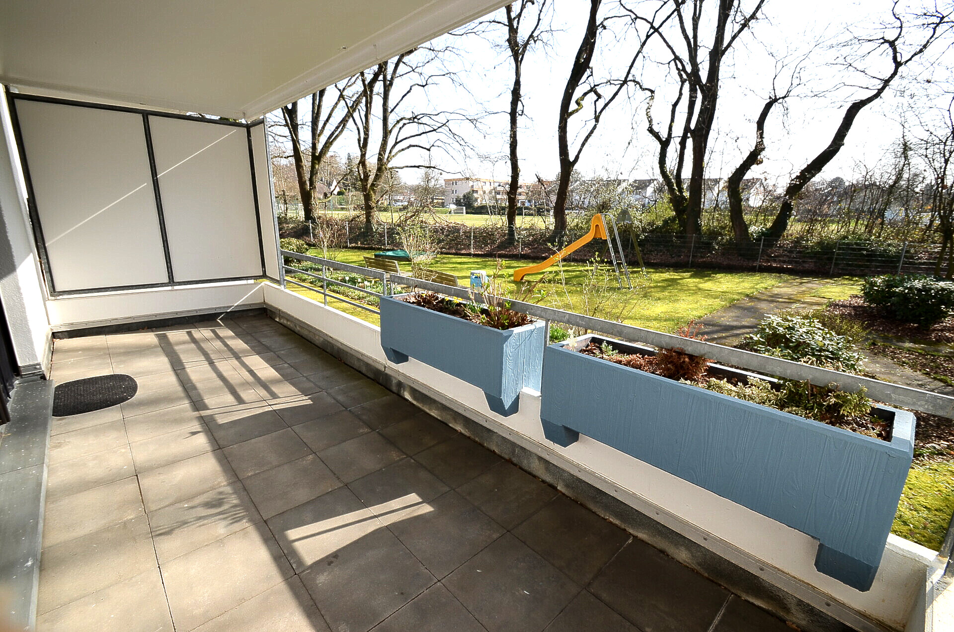 Großer - überdachter Balkon