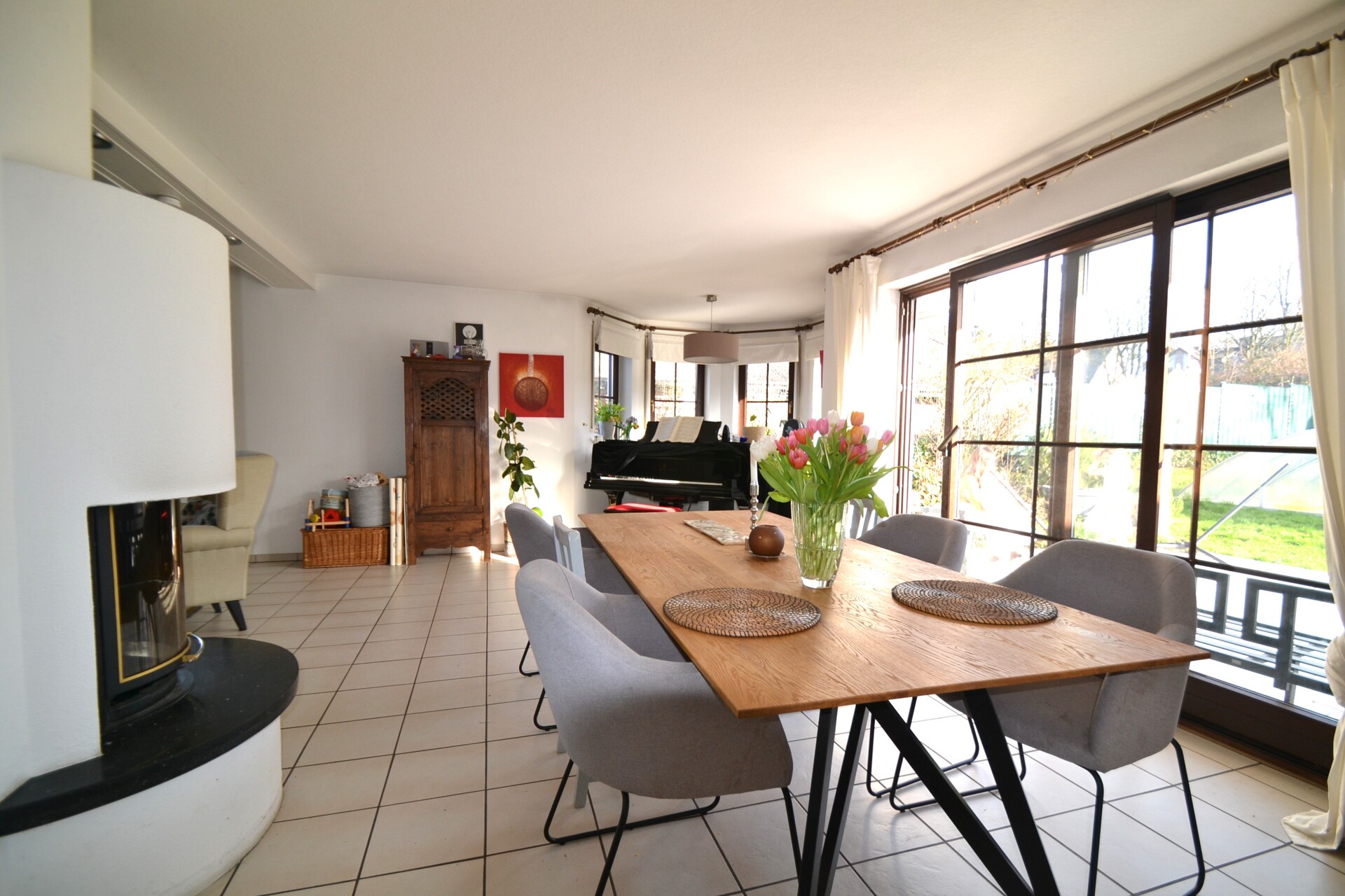 Teilansicht Essbereich....