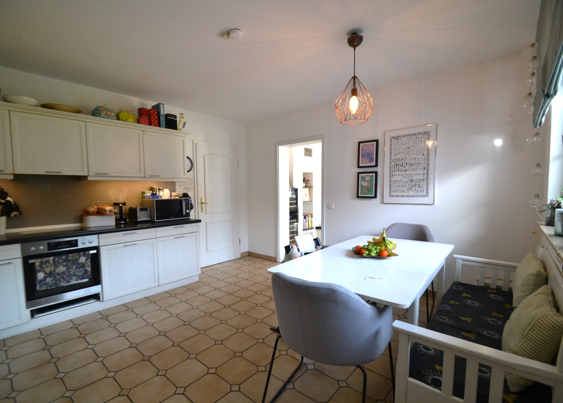 weitere Teilansicht Küche