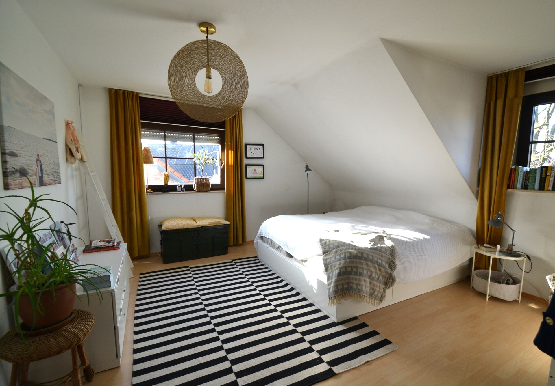 Teilansicht weiteres Zimmer OG