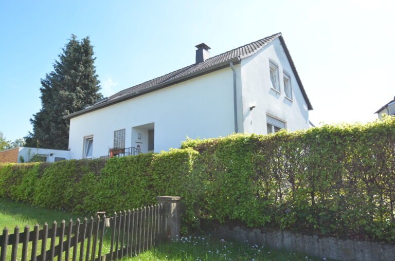 Lohmar-Birk: Familienfreundliches Einfamilienhaus – Mit großem Garten