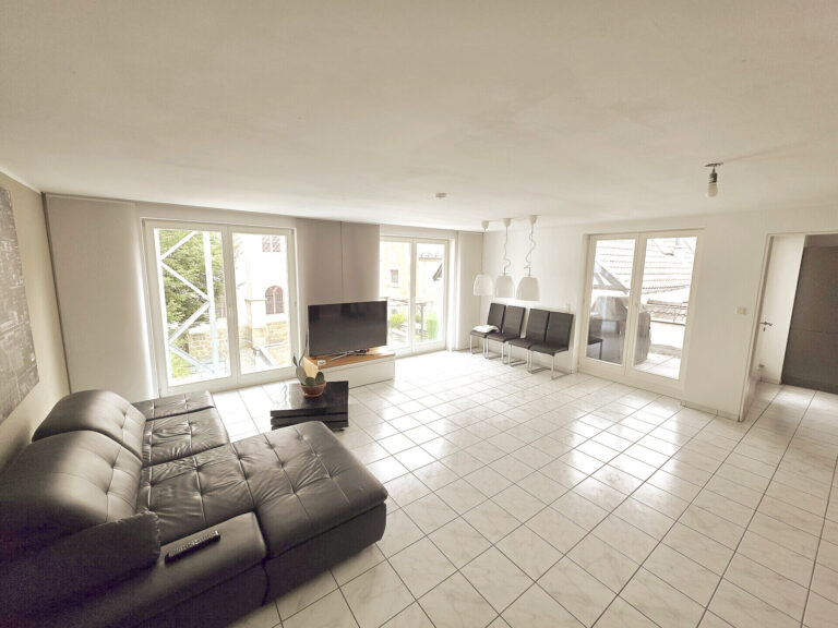 Siegburg-Zentrum: Traumhafte Maisonette-Wohnung – ideal für Stadtliebhaber!