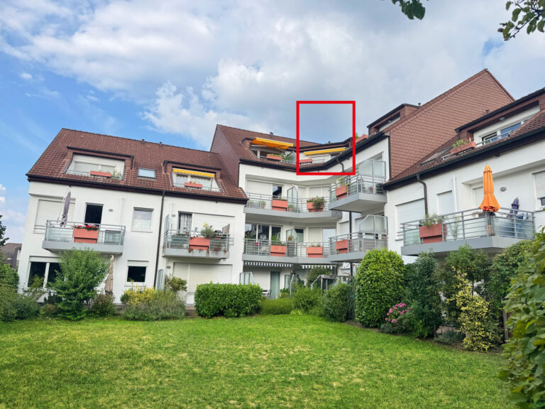 **Bonn-Beuel: Charmante Dachgeschosswohnung
2 Zimmer, Balkon und Tiefgaragenstellplatz**