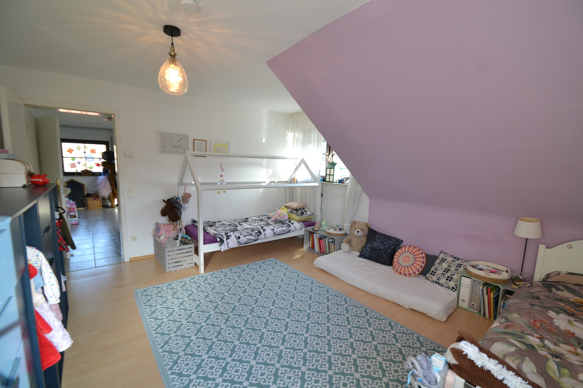 Teilansicht weiteres Zimmer OG