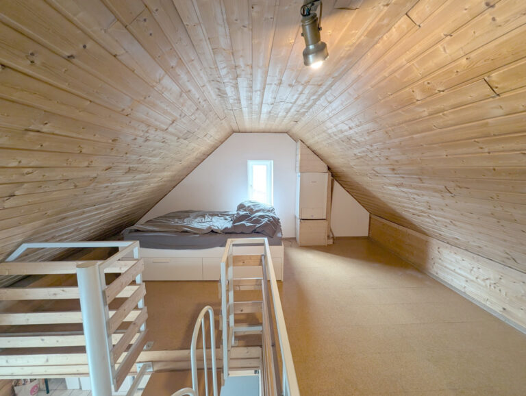 Sankt Augustin-Niederpleis: Großzügige Maisonette – Helle Räume & zentrale Lage
