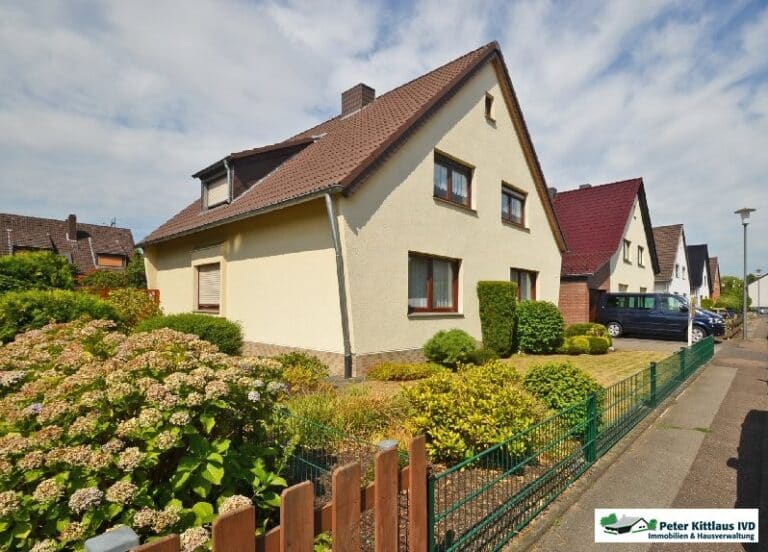 Ein/Zweifamilienhaus in ruhiger, zentraler und bevorzugter Wohngegend