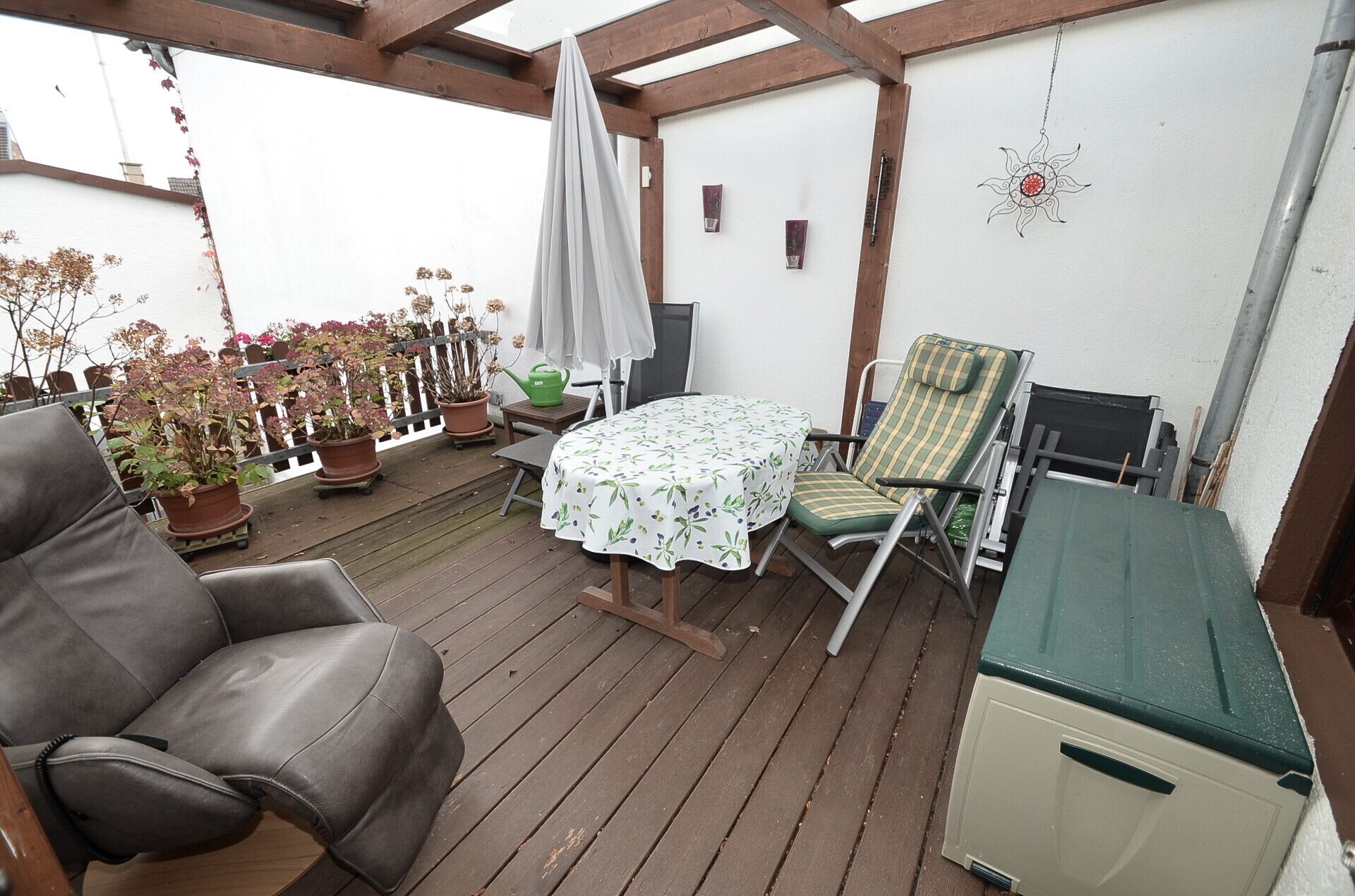 Überdachter Terrassenbereich OG