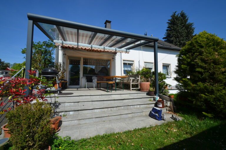 Lohmar-Birk: Familienfreundliches Ein-/Zweifamilienhaus – Mit großem Garten
