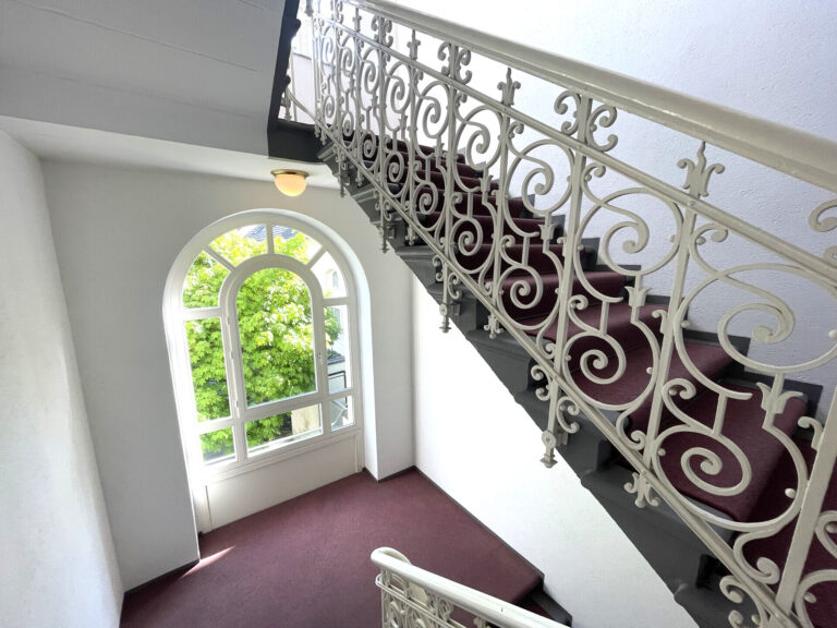 Königswinter: Sonnige Maisonettewohnung – Ein Traum direkt am Rhein!