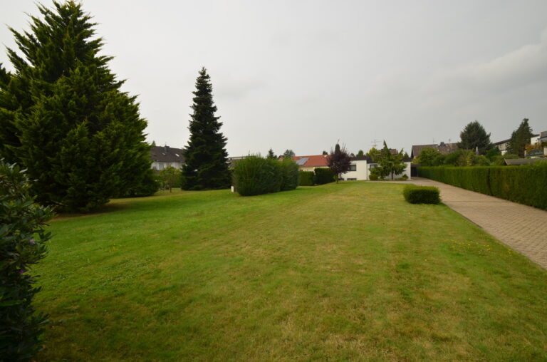 Troisdorf-Spich – 
Baugrundstück in attraktiver Wohnlage für geschlossene Bauweise