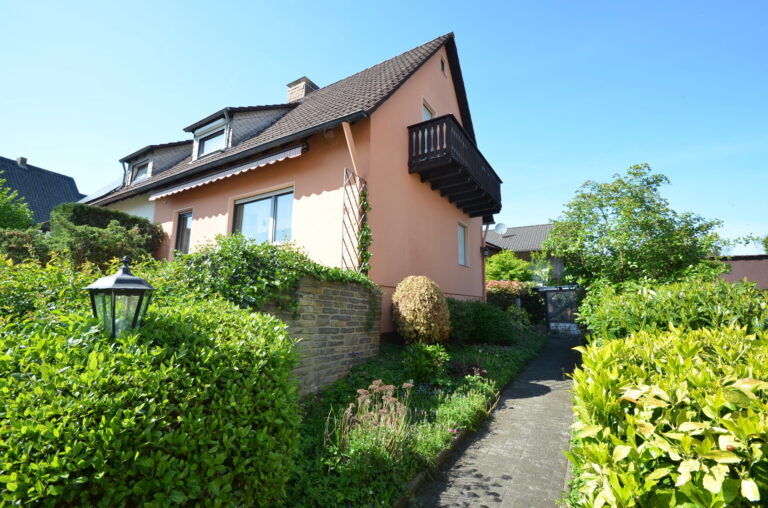 ***Einfamilienhaus mit Garage in zentraler, Siegburger Citylage***