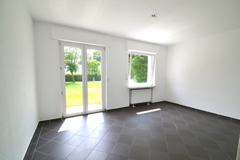 **Köln-Heimersdorf: HAUS mit Garten anstatt WOHNUNG! 
2 Zimmer und Stellplatz, frisch modernisiert**