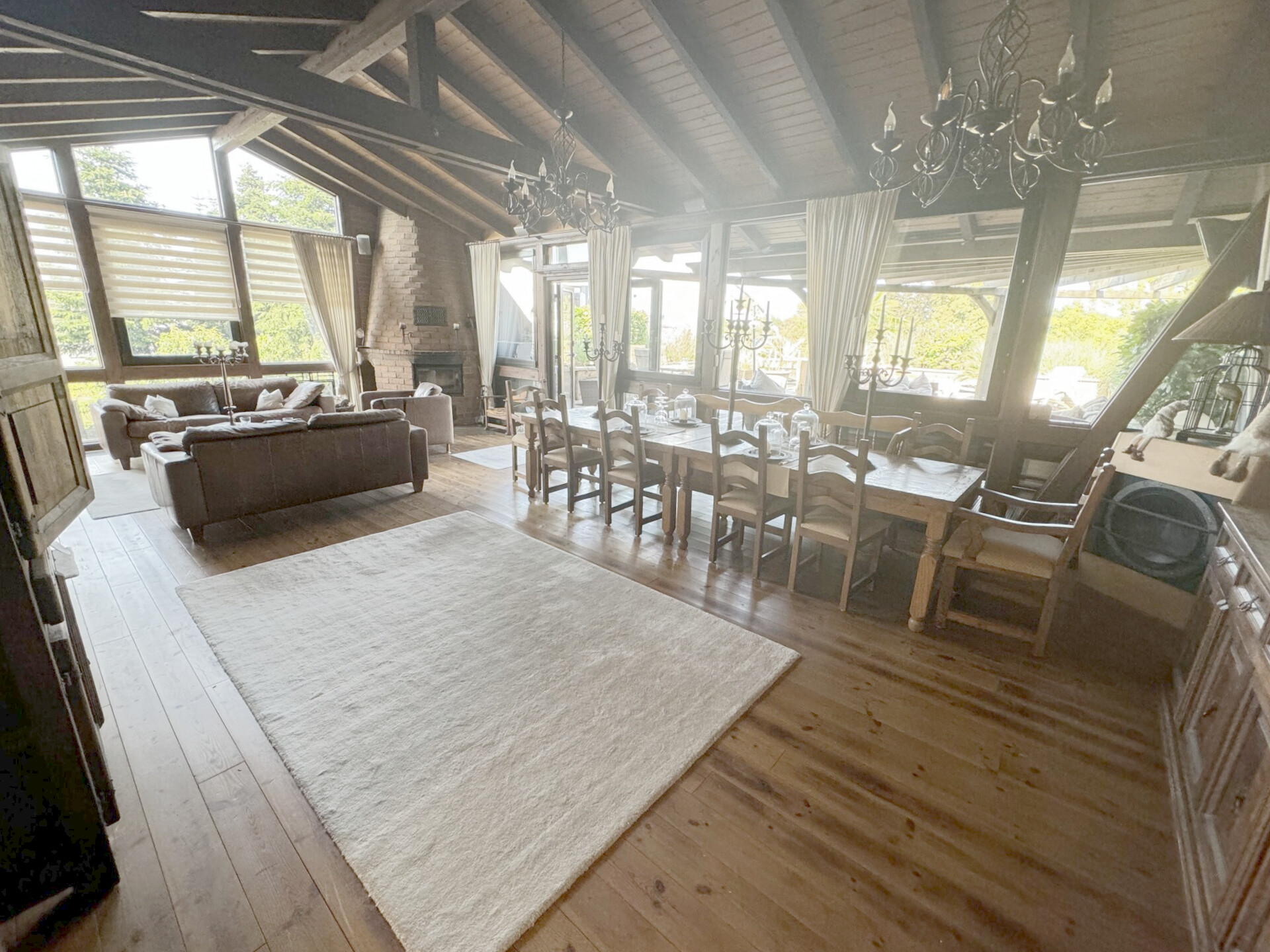 Wohnzimmer/Essbereich