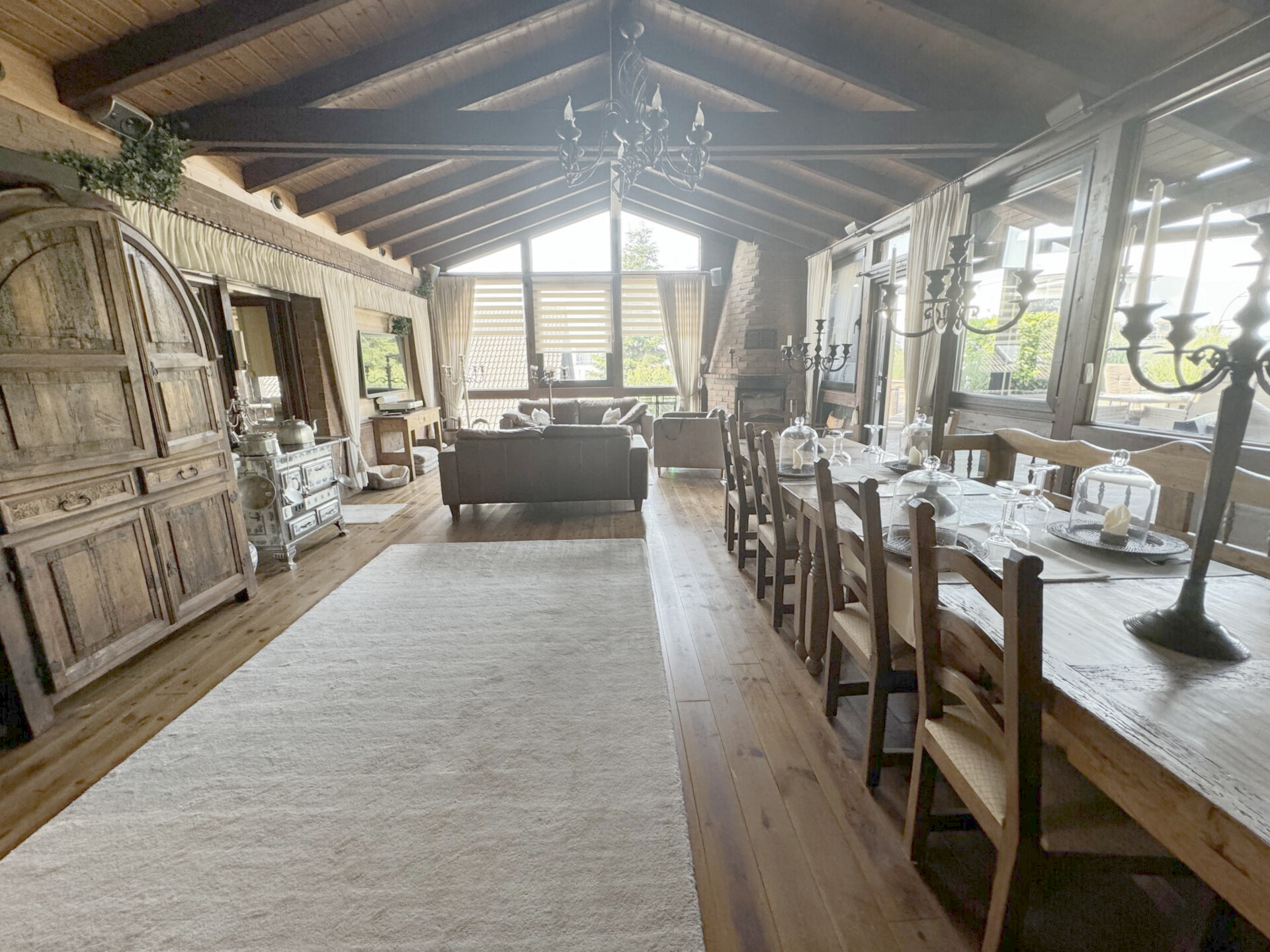 Wohnzimmer/Essbereich