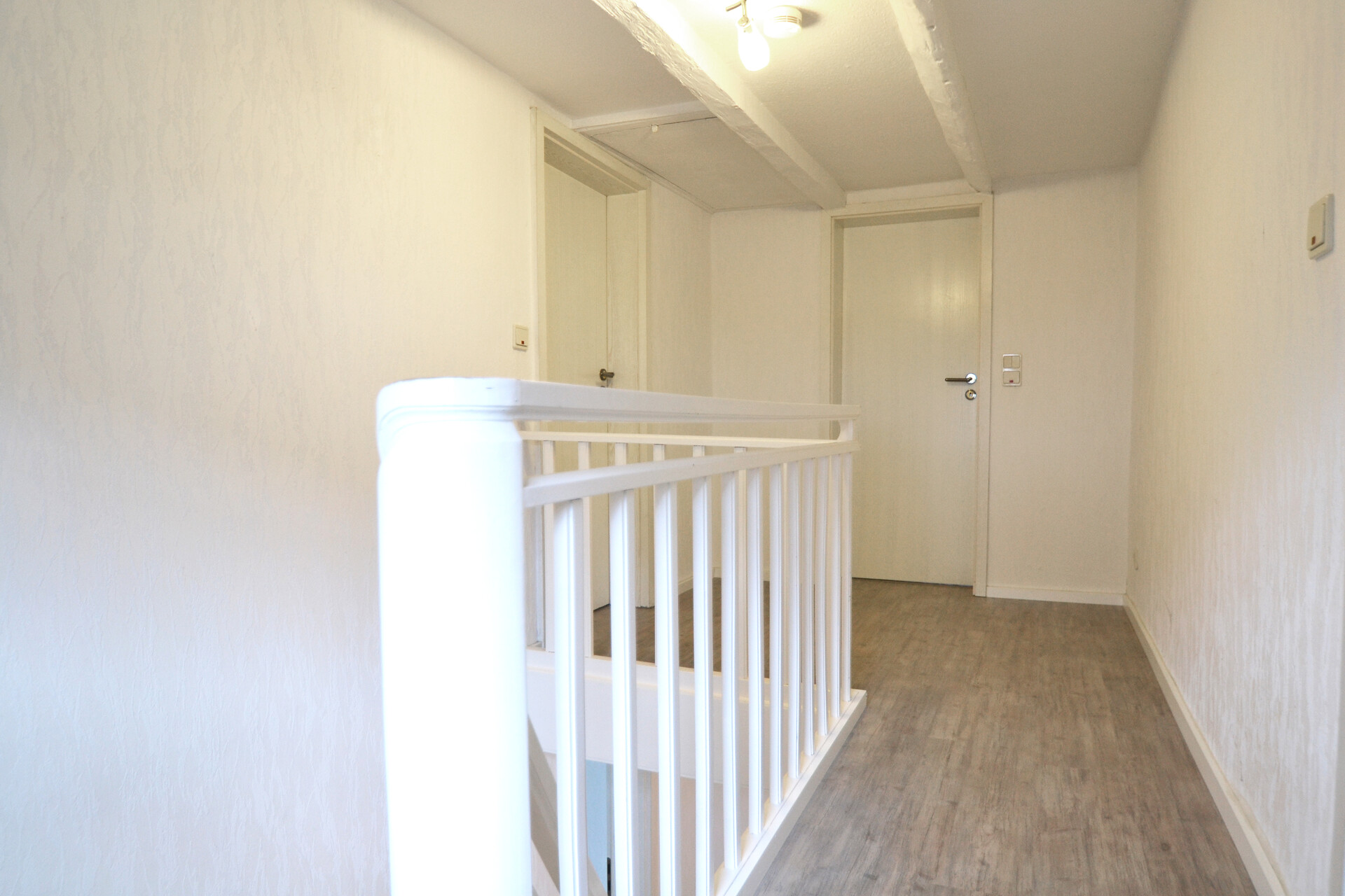 Treppenhaus und Flur OG