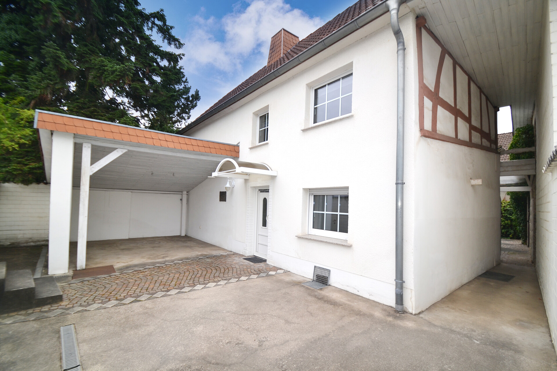 Hauseingangsbereich...