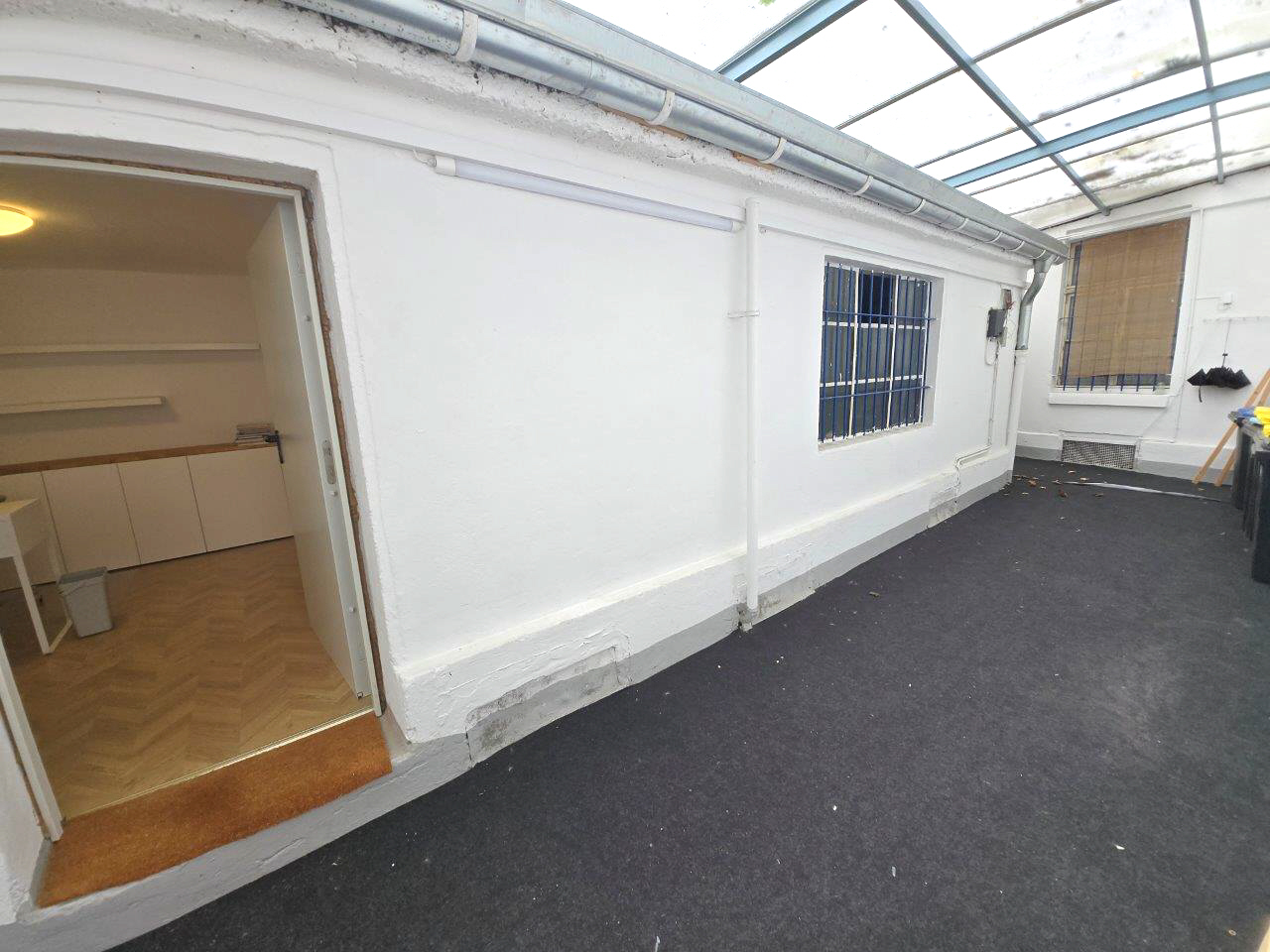 Zugang Gewerbehalle EG