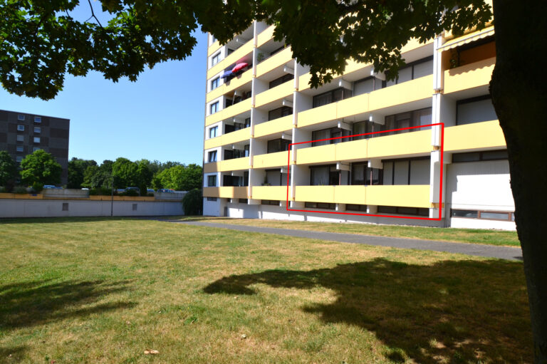 **Sankt Augustin-Niederpleis: 2 Zimmer, Balkon und Tiefgaragenstellplatz in zentraler Lage**