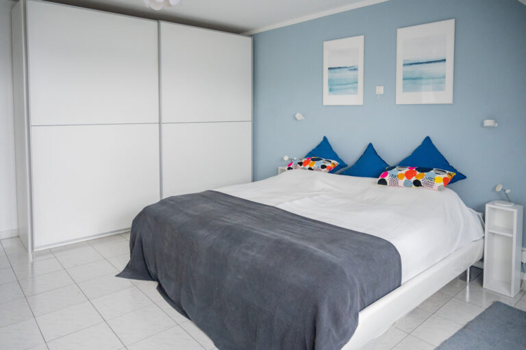 Köln-Grengel: Helle 3,5-Zimmer-Wohnung auf zwei Etagen mit Balkon