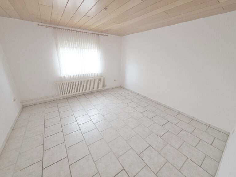 Niederkassel-Ranzel: Helle 3-Zimmer-Erdgeschosswohnung – Mit Terrasse & guter Lage