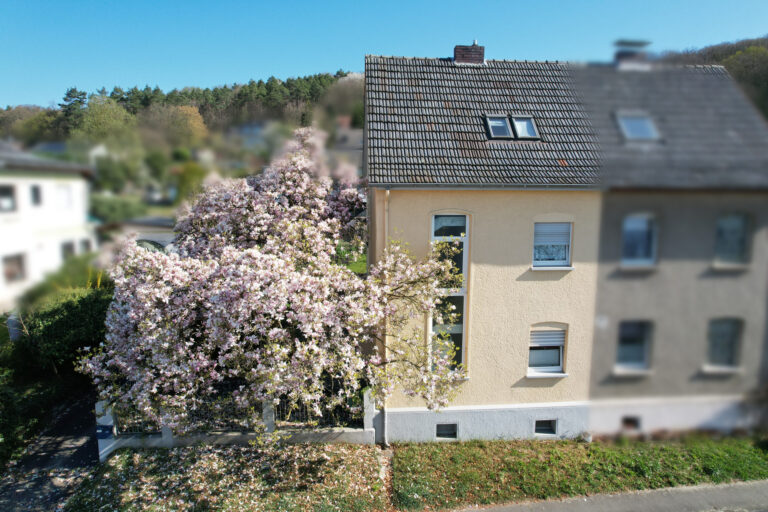 Siegburg-Kaldauen: Charmante Doppelhaushälfte – Viel Platz für Familien in beliebter Lage