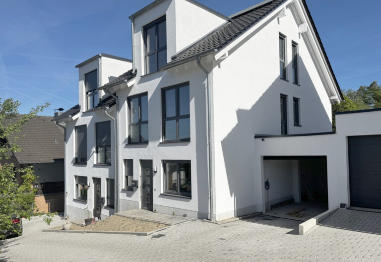 Eitorf-Halft: KfW55-Familientraum – Moderne und neuwertige Doppelhaushälfte