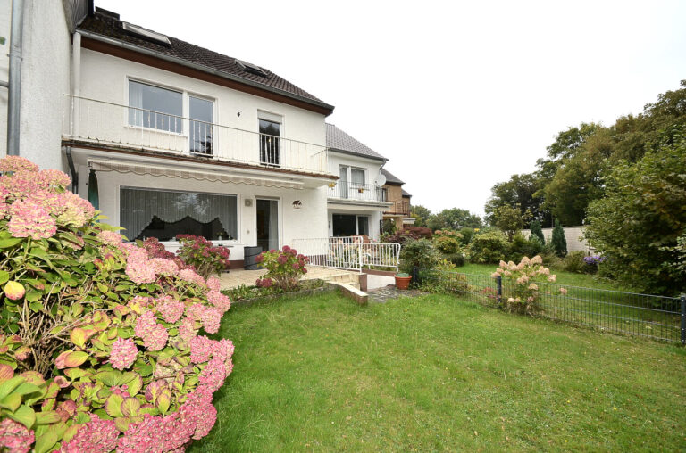 Niederpleis: Charmantes Reihenhaus – Oase für Familien