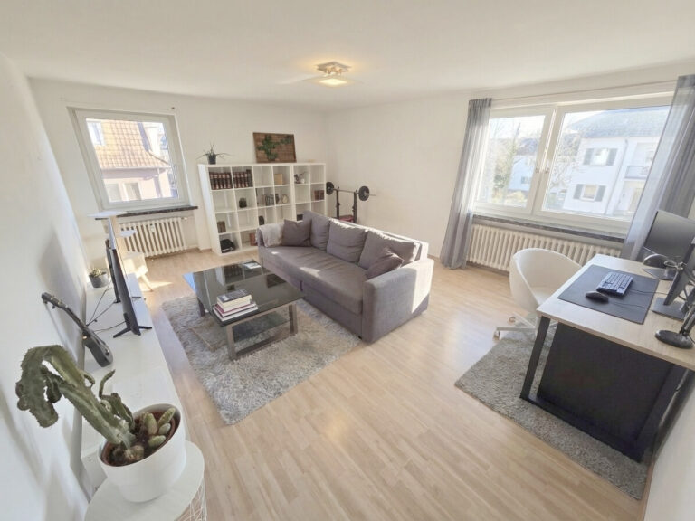 Siegburg-Fußgängerzone: Helle 3-Zimmer-Wohnung – Gut geschnitten & mitten im Zentrum