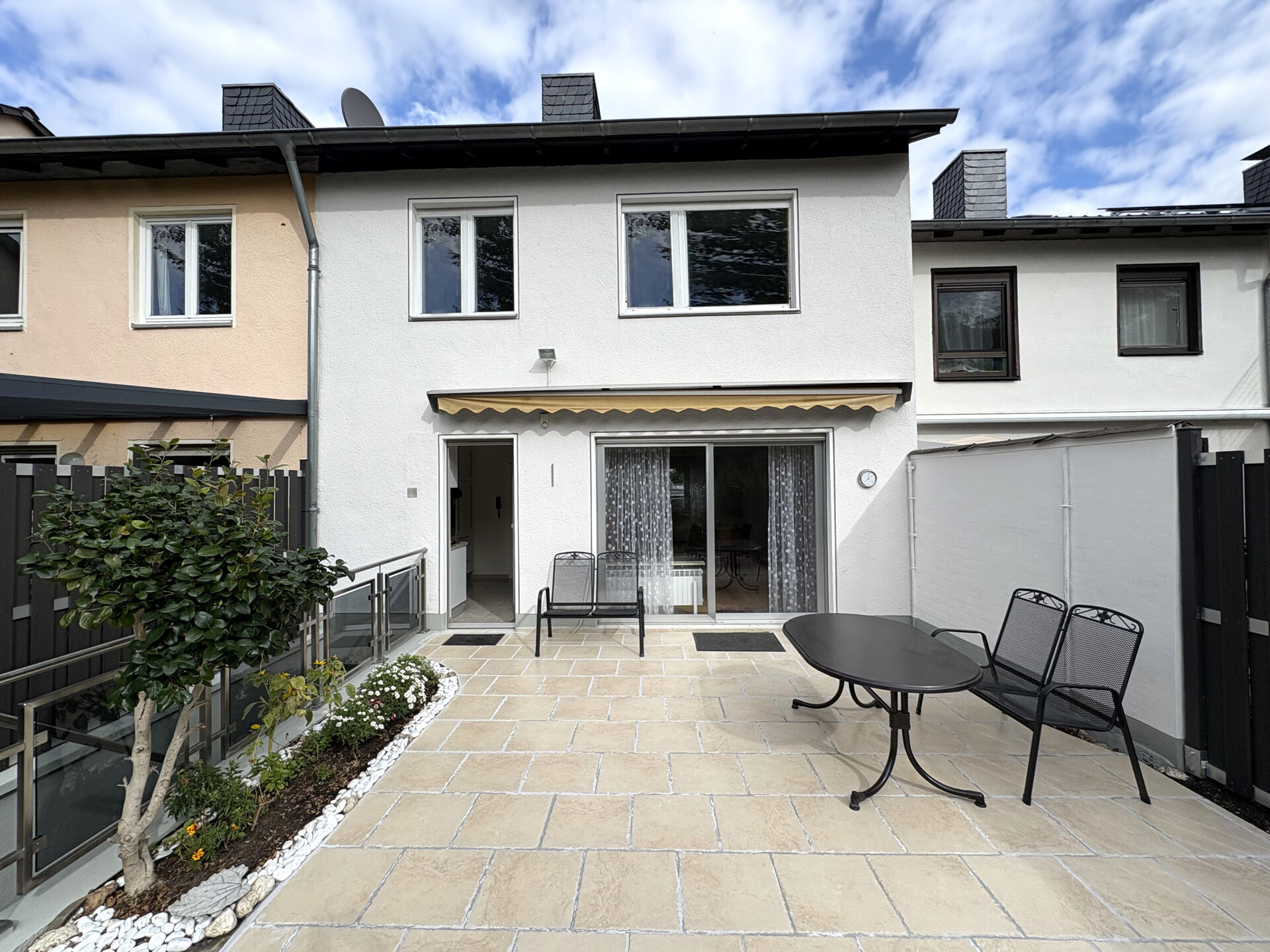 dba9a15e-e0da-4cdd-b661-4db9fcd0d137