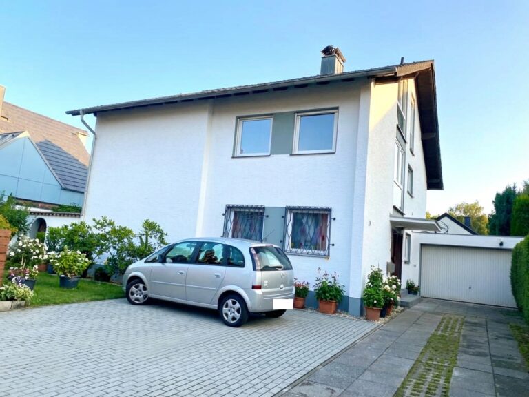 **Bonn-Niederholtorf: Schicke 2 Zimmer Dachgeschosswohnung**