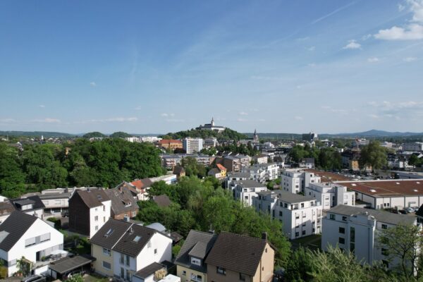 Siegburg-Brückberg: Reihenhaus mit zwei Wohnungen in bevorzugter Wohnlage mit Michaelsbergblick