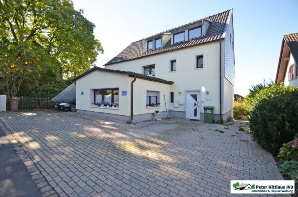 Für Kapitalanleger: Solides 3-Parteienhaus in Winterscheid