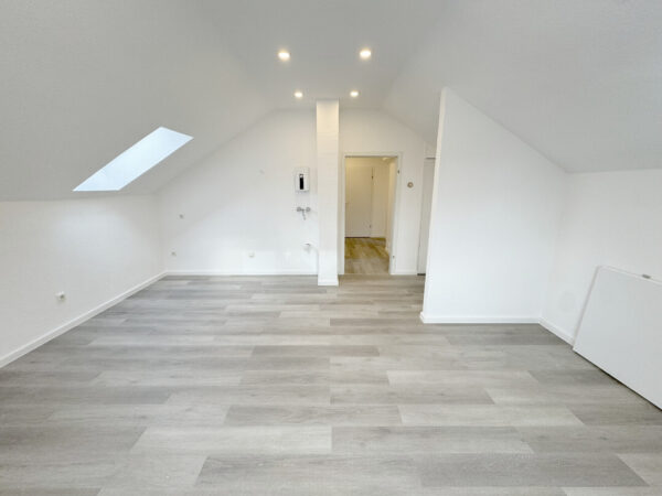 Lohmar: Provisionsfrei & modernisiert – Singlewohnung mit geringem Hausgeld