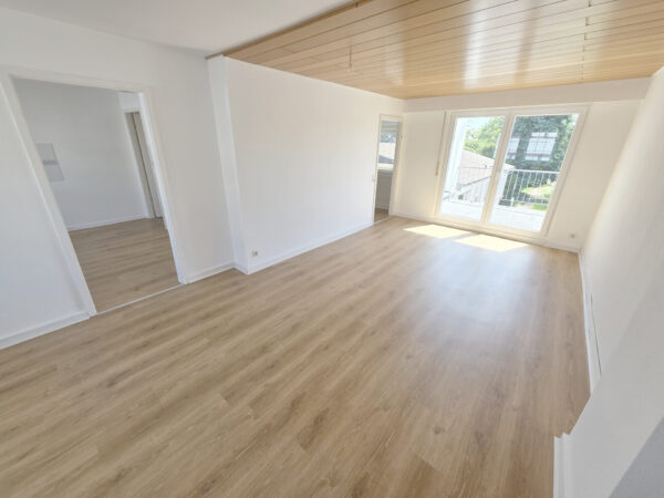 Sankt Augustin-Hangelar: Helle 4-Zimmer-Wohnung in guter Wohnlage
