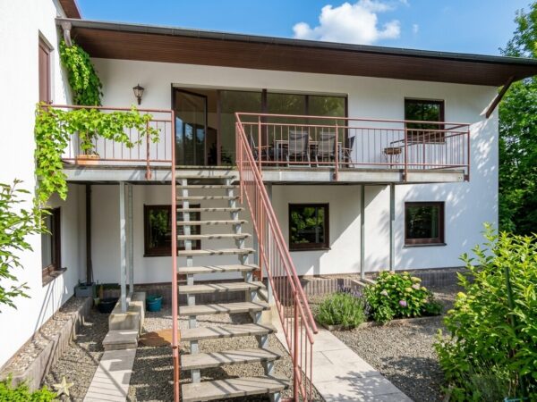 Bad Honnef: Wohnen & Arbeiten vereint – Wohngebäude mit Gewerbeeinheit
