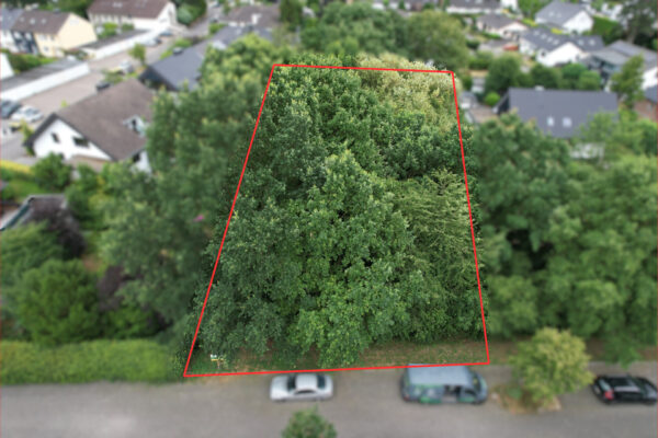 Sankt Augustin – Alter Niederberg: Großzügiges Grundstück in Top Lage