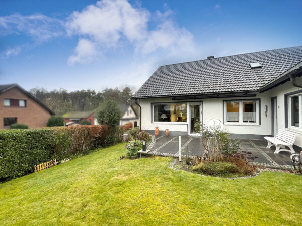 Lohmar-Ort: Familienfreundliches Einfamilienhaus mit großen Garten