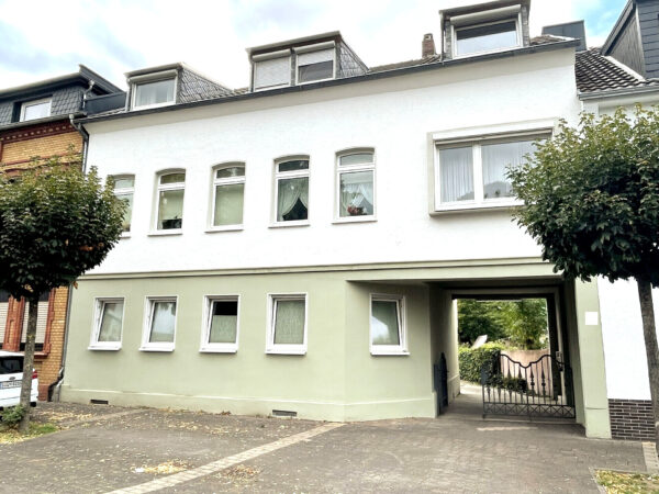 Siegburg-Zange: 3-Parteienhaus in Bestlage – tolle Möglichkeiten und viel Potential