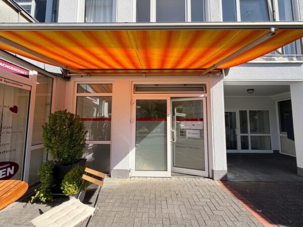 Sankt Augustin-Hangelar: Attraktive Gewerbeeinheit zum Verkauf-gut ausgestattet 2 Stellplätze inkl.