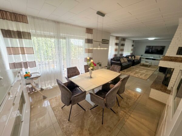 Siegburg-Stallberg: Sonnige 4-Zimmer-Wohnung – Balkon & Aufzug