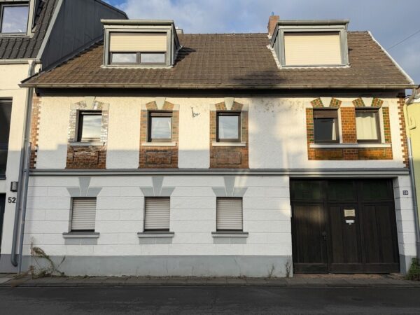 BONN-GRAURHEINDORF| ATTRAKTIVES MEHRFAMILIENHAUS MIT CA. 290 M² WFL., GARTEN, WINTERGARTEN & CARPORT