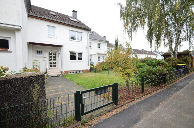 Niederpleis: Geräumiges Einfamilien-Reihenhaus